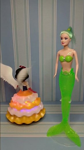 super cute transforming little mermaid and Disney Snow-white