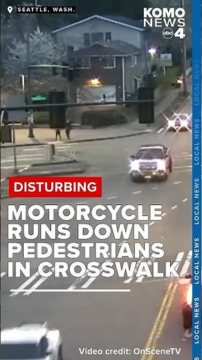 GRAPHIC | Motorcyclist runs red light, crashes into pedestrians in crosswalk before speeding away