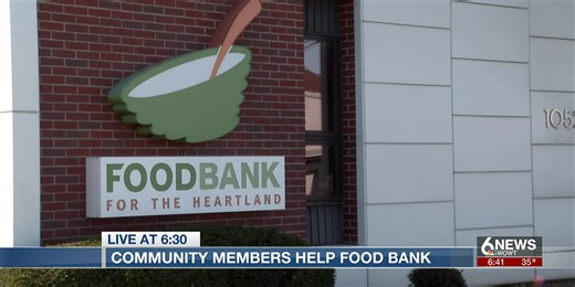 Online food lovers group in Omaha raising thousands of dollars for local food bank