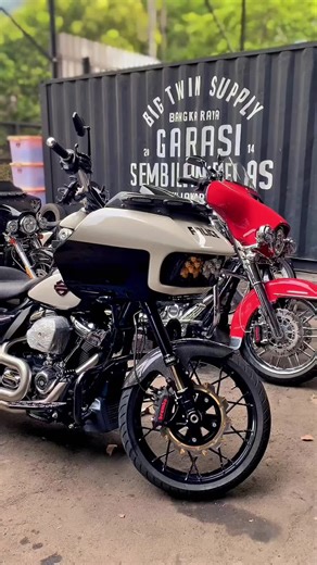 Harley Davidson Firefighter Motorcycle Showcase