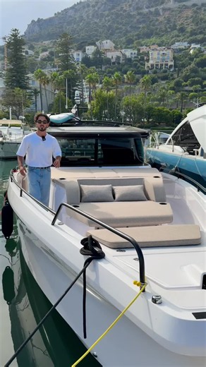 Axopar 45 Monaco à Saint-Tropez – Location journée dès 3 800 €