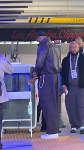 Capturamos a LeBron James haciendo su llegada al Intuit Dome Arena para el ALL STAR GAME 👑 Via Crunchtimejo | Crunch Time