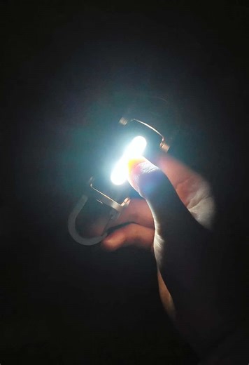 Llavero Linterna de Metal – 3 Modos de Luz SOS Carga de Celular, Súper Potente#tiktokshop #fouryou #fyp