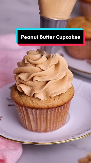 Delicious Peanut Butter Cupcakes with Dreamy Frosting