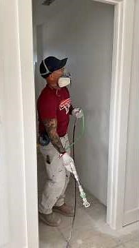 How I spray a door jamb using Sherwin Williams Scuff Tuff. TriTech 510 tip, 6” Triade extension.