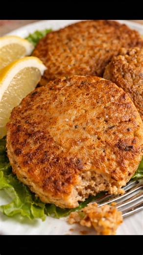 Grandma’s Salmon Patties (Easy & Classic) 🐟✨ Ingredients: • 2 cans (14.75 oz each) salmon, drained • 1 large egg • ½ cup breadcrumbs or crushed crackers • ¼ cup chopped onion • 1 tbsp mayo • Salt & pepper to taste Recipe in First Coʍmеոτ 💬👇 | My Heavenly Recipes
