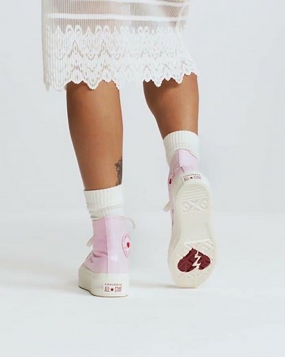 Chucks San Valentín