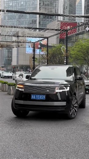 How to choose between #LandRover #RangeRover