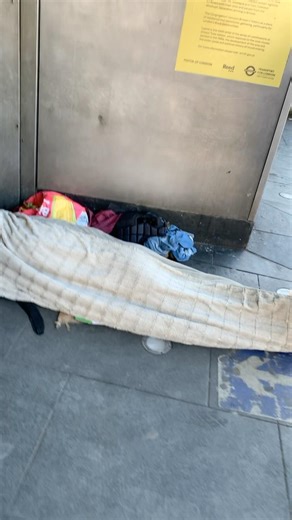 HOMELESS SLEEPING ROUGH IN BRIXTON IN MINUS 1 DEGREES 🥶🥶