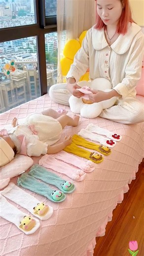 Smart Design for Quick Nappy Changes #babynappycover #highwaistbaby #babyclothes #babyessentials