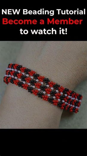Easy Bead Bracelet Anyone Can Try Today! #beadingtutorials #diy #bracelet