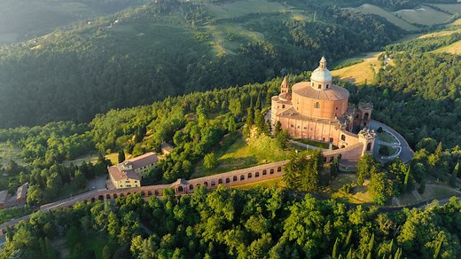 An Essential Guide to Bologna, Italy’s Ravishing Cultural and Culinary City