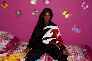 Help the trans model disowned by her family