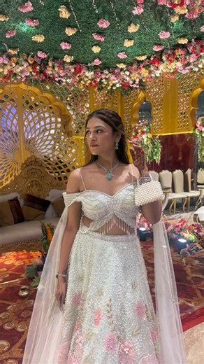 सुरभि❣️ on Instagram: "Pov: Channelling my inner Poo as Dulhe ki Behen🩷 . . . . . (wedding fits, wedding outfits, brothers wedding, dulhe ki choti behen, shaadi outfits, mehendi fits, sagan outfits, corset fits, punjabi wedding, poo, trending, outfit transition, wedding outfit inspo,bebo, poo, K3G dialogues, kareena kapoor, fun reel, 2000 movies, delhi shopping, bridesmaid outfit ) #poobaniparvati #kareenakapoorkhan #shadi #explorepage✨ #fyppppppppppppppppppppppppppppppppppppppppppppppppppppppp