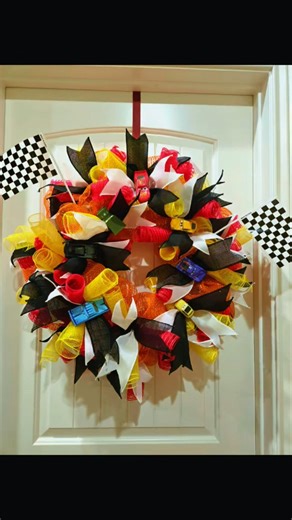 Welcome to Krafts from Kali by Jessika, where I make custom home decor, crafts, wreaths, and more!