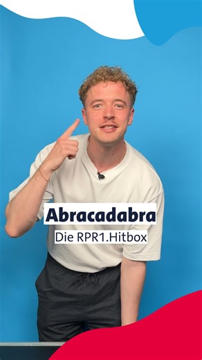 🎶📦 Die RPR1.Hitbox – Abracadabra von Lady Gaga Unser @julianeckhartt zaubert sich diese Woche durch die Playlist – mit dabei: Abracadabra von Lady Gaga! Ganz ehrlich – der Song ist schon magisch, aber was Julian da abliefert, ist reine Hexerei! 🪄✨ Du willst auch deinen Lieblingssong in der Hitbox sehen? Dann schick Julian deinen Wunsch für nächste Woche! ⬇️ #rpr1hitbox #rpr1 #musik #ladygaga #abracadabra | RPR1.
