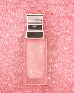 709K views · 721 reactions | ค้นพบ DIOR PRESTIGE La Micro-Huile de Rose วิตามินบำรุงความงามจากกุหลาบในไมโครเพิร์ลถึง 10,000 แค๊ปซูล เพื่อผิวที่แลดูอิ่มเอิบ สดใส มีชีวิตชีวา #diorprestige | Dior | Facebook