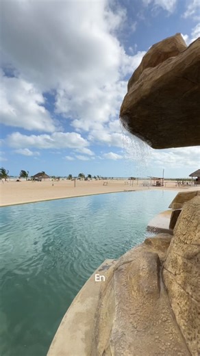 ¿Quieres vivir La Guajira sin salir del hotel? En el Hotel Wayira Beach by On Vacation tienes todo para unas vacaciones inolvidables en el Caribe colombiano. Ubicado frente al mar, este hotel todo incluido combina cultura, aventura, bienestar y descanso en un solo lugar. 🌅 Comienza el día con clases de aqua aerobics o rumba para activar cuerpo y mente. 💆‍♀️ Relájate en nuestro spa frente al mar, donde las olas se convierten en banda sonora de tu tranquilidad. 🏜️ Si buscas adrenalina, a pocos 