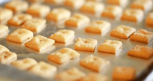 Homemade Cheese Crackers