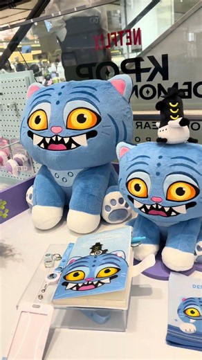 6/19/26 KPOP DEMON HUNTERS 1-YEAR POP-UP! 🎉 Netflix Merch + Derpy Items @ The Hyundai Daegu 🇰🇷