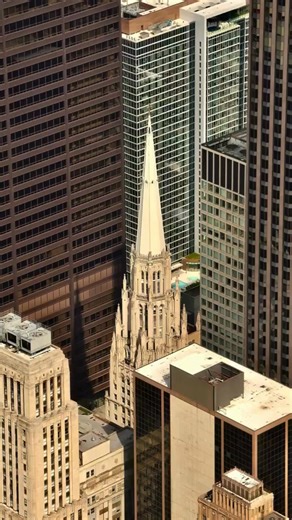 The beauty of Chicago captured through a photographer’s lens. 📸: IG/@simple_lens | Willis Tower