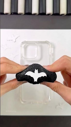 DIY Phone Case! 🦇 Easy Art Idea for Halloween! 🤳 #halloween #bat #painting