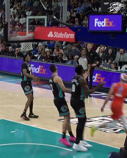 Count it for AC 😮 | Oklahoma City Thunder