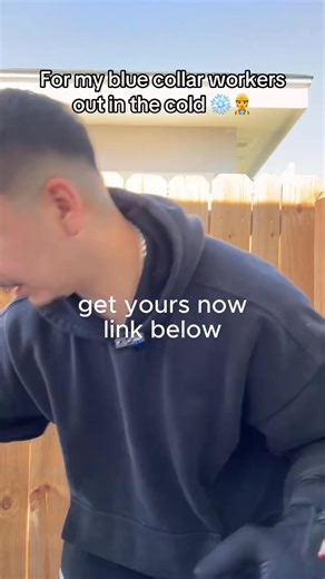 理 Waterproof, Touchscreen, Heated Winter Gloves ✅Stay warm and dry in cold weather! ✅Touchscreen design for easy phone use. ✅ Anti-slip grip for better control. ✅ Detachable anti-lost hook.  Soft coral fleece for ultimate comfort. ✅Colors: Black, Gray | Sizes: M, L, XL, 2XL Perfect for cycling, skiing, and outdoor sports! | Principleas | Facebook