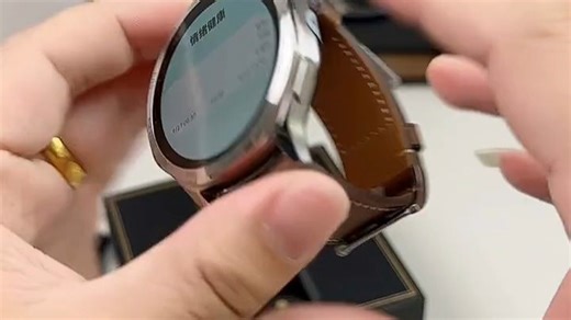 华为手表GT5 Pro，专业运动健康管家，精准监测血氧心率，持久续航畅享智能生活。