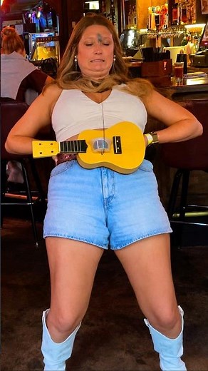 Let's crawl y'all! #musiccitypubcrawl #travel #barcrawl #nashvillebarcrawl