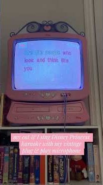 my cat & I sing Disney princess karaoke with my vintage plug & play microphone #disney #2000skids