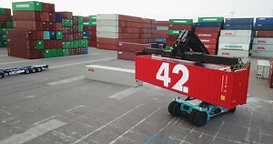 How a smart connected container shows how to find yourself in the future of shipping