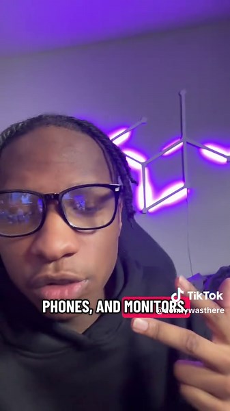 How to PROPERLY clean laptop screen… or any screen 😁 #apple #macbook #screen #tech #donnywasthere