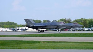 214K views · 2.5K reactions | F-35 or F-22? What’s your pick? Filmed with a Panasonic GH5 https://amzn.to/3iG3LsC | Internal Combustion | Facebook