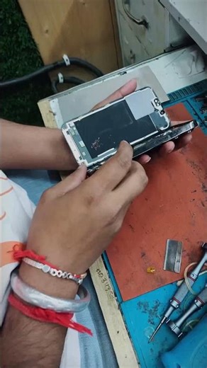 iPhone 13 Pro Green Screen After Update ⚠️ | Real Problem #shorts #mobile #greenscreen