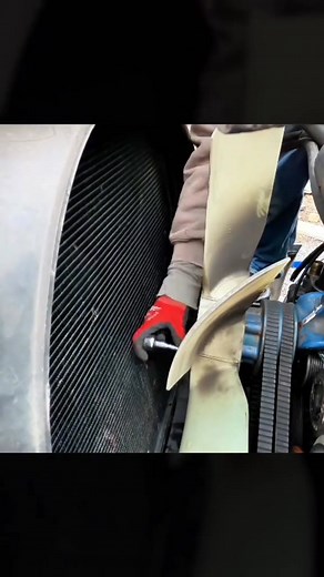 7.5K views · 84 reactions | Repairing a 2000 Freightliner FLD120 tractor that I just brought into the shop #construction #car #truck #fixingcars #restoringcars | Auto builder | Facebook