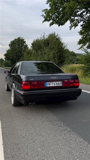 Experience the Thrill of Audi V8 D11 Sound