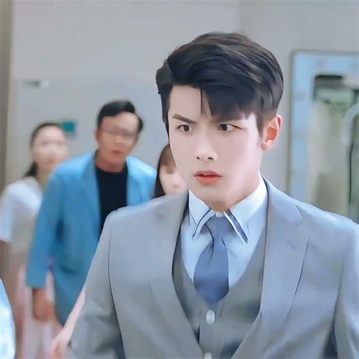 😧😧 #赵露思 #zhaolusi #TheSevenRelicsofillOmen #liuhaocun #songweilong #七根心简 #shorts #cdrama
