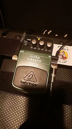 Bass with the Behringer Ultra Vibrato. #guitarpedals #bassmodulators #bassfeatured