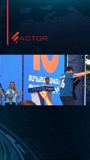 Ալեն Սիմոնյանը պարում է Թաթայի երգի ներքո