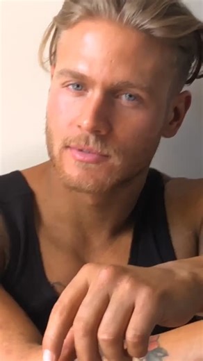 Modeling Tips: How To Look Like A Model with Jaxon Human