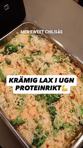 Krämig & proteinrik Lax i ugn med sweetchili & ris | Följ mig @carlhammargren för fler recept✅🌟 Tagga en vän som ska testa detta🤝 600 kalorier 36g protein | 4 portioner Lax 4x125g Lax Ris jasminris 200g Fryst broccoli 300g Lätt creme fraiche 2DL Less sugar Sweet chilisås 2DL Grekisk yoghurt 1DL Limejuice vitlök 1-2 klyftor Salt För coaching - Länk i bio🌟 #recept #hälsa #sverige #mat | Carl Hammargren Online Coach