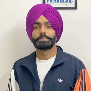 Jeda dil toh nibhaye unnu puchhe koi nah, jeda Tod Da-e-Dil oh hi yaad hunda hai! Heart wrenching lyrics by @manindarbuttar sung beautifully by @ammyvirk , #toddaedil is the next chart buster! Stream it only on Gaana! | Gaana