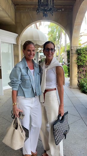 #bestfriendscheck #bestfriendgoals #bestfriendfamily #classywomanstyle #classystyle #classystreetwear #classystreetstyle #classystreetfashion #oldmoneyaesthetic #classyladies #hermesstyle #celebritystyle #celebritystreetstyle #celebritystylist #stylist #palmbeachisland #luxury #luxuryfashion #luxurystreetfashion #fyp #foryourpage