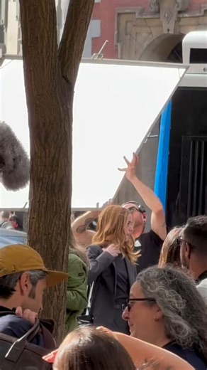 Ana de Armas foi vista no set da série "Safe Houses" em Madrid, Espanha.