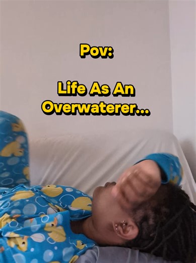 Are you an Overwaterer or an Intuitive Waterer? . . . Let's talk in the comment section 😉✨ . . . #intuitivewatering #chlorophyllcollective #tapin #clockthis #wateringplants