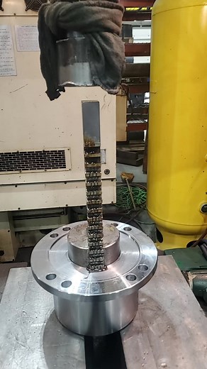 another day another broach, blessed to know the trades I've learned #machinist #viralpost #viral #foru #foryourepage #foryoupageofficiall #fyp #fypシ #viralvideos #viral_video #bluecollar