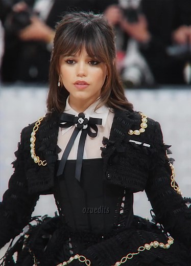 BELLA 👹 #jennaortega #metgala2023 | Ella Baila Sola