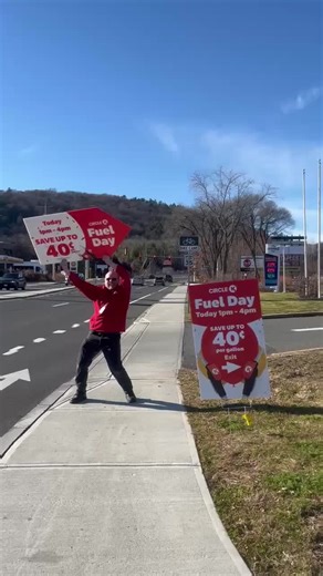 I don't get paid enough for this. #work #circlek @Circle K Stores #funny #dance