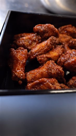 Fluffies Hot Chicken on Instagram: "🌟📍171 Madison Ave, New York, NY 1001 📍47 Clinton St New York, NYC 📍252 S Summit Ave, Hackensack, NJ 📍492 Broadway, Bayonne, NJ 🚘 Now exclusively delivering with Uber Eats for all NJ locations! . ✅ BEST NEW YORK CITY NYC HOT CHICKEN ✅ BEST NEW YORK CITY NYC FRIED CHICKEN ✅ BEST NEW JERSEY NJ HOT CHICKEN ✅ BEST NEW JERSEY NJ FRIED CHICKEN . #nyc #nycrestaurants #nyceats #nycfoodies #nycfoodgals #njeats #newjerseyeats #halalfood #halalfoodie #fluffieshotchi